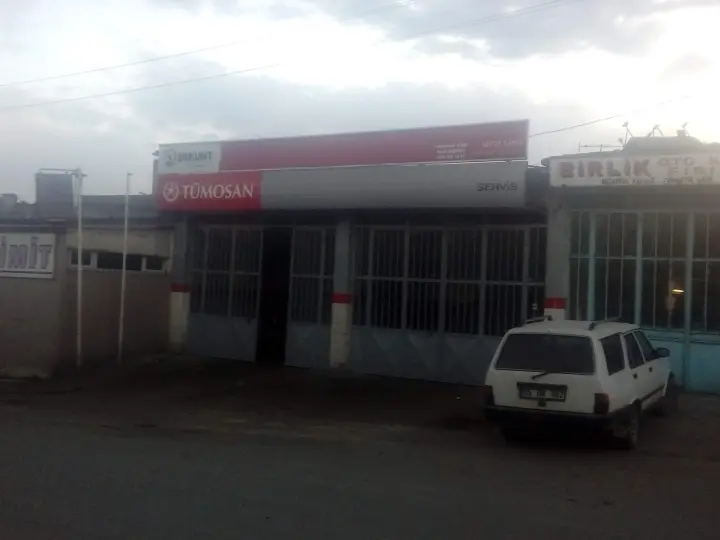 Erkunt vs Tümosan Traktör Yetkili Servisi