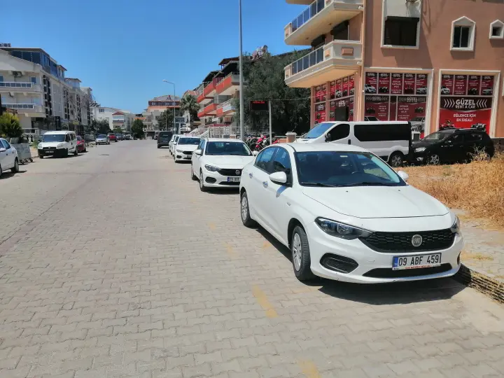 Es-es Rent A Car