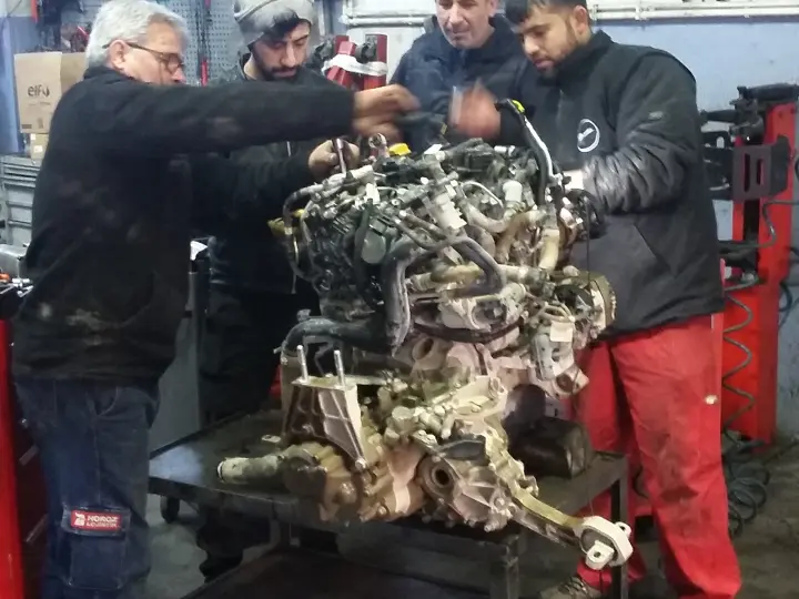 Esenyurt Volkswagen, BMW, Audi, Seat, Skoda, Peugeot, Citroen Özel Servis | Esenyurt Selim Oto Tamir Bakım Servisi