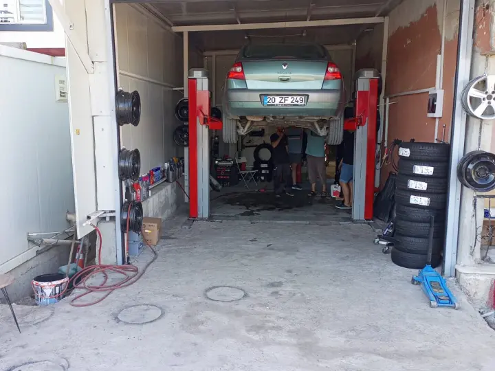 Eşgin Otomotiv Çiğli Oto Lastik & Oto Mekanik