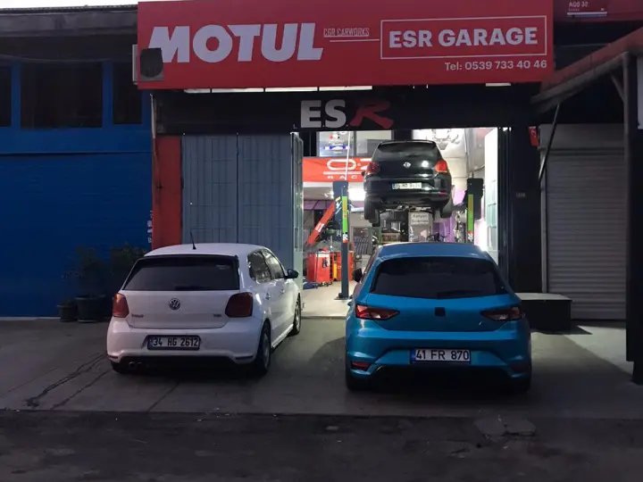 Esr Garage