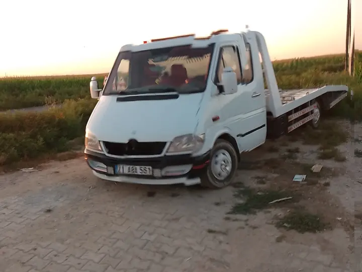 FURKAN OTO KAPORTA VE OTO KURTARICI ÖZEL SERVİS