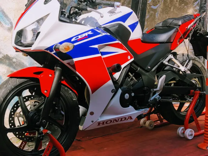 Garaj Bir Motorsiklet Tamir Onarım Kiralama
