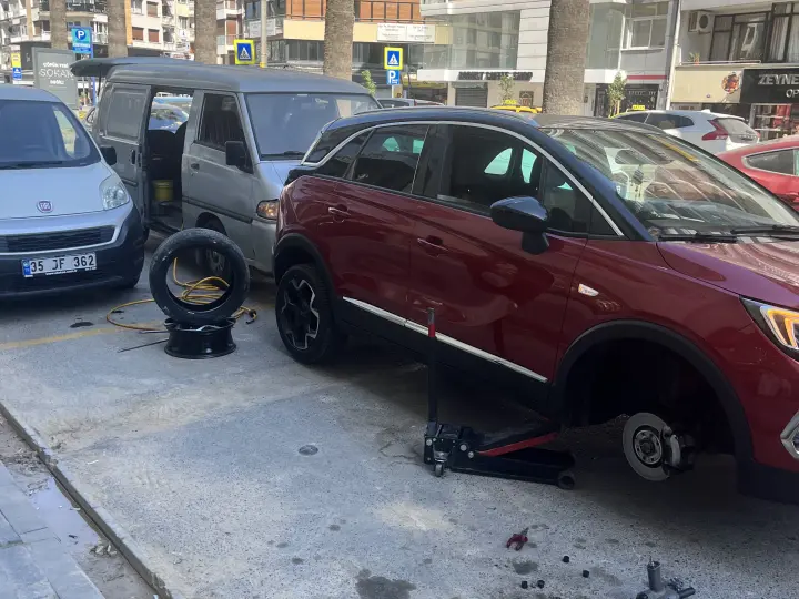 GAZİEMİR lastikçi