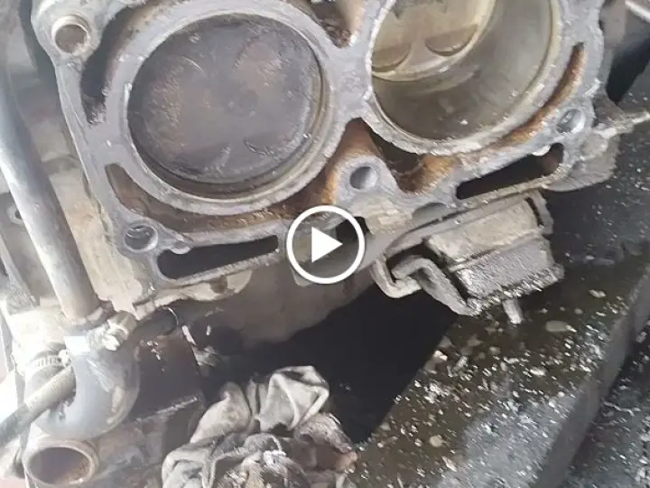 Genç oto mekanik SERVİSİ