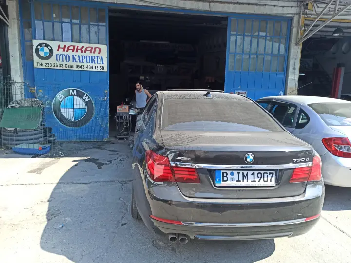Gümüş oto kaporta boya hasarlı araç