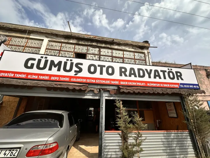 Gümüş oto radyatör