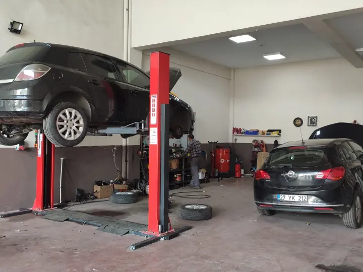 GÜNSER OTOMOTİV Peugeot ve Citroen Servisi