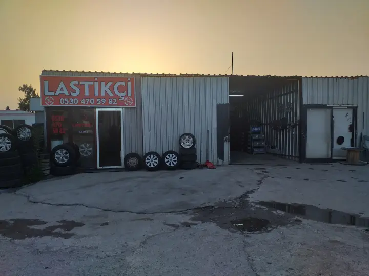 Hakan Oto Lastik( Urla Seferihisar Güzelbahçe Oto Lastik Lastik Yol Yardım En Yakın Lastikçi )