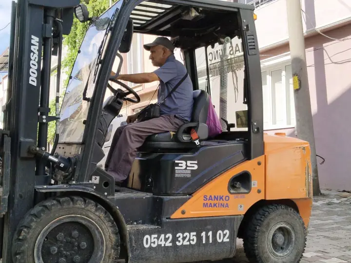 Has Vinç Forklift Mobil Asansör Kiralama Hizmetleri