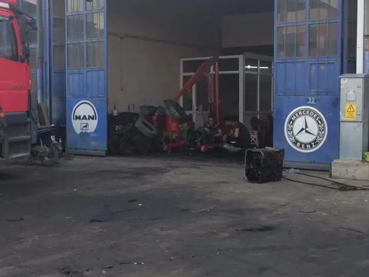 HM Man-mercedes-benz Servis