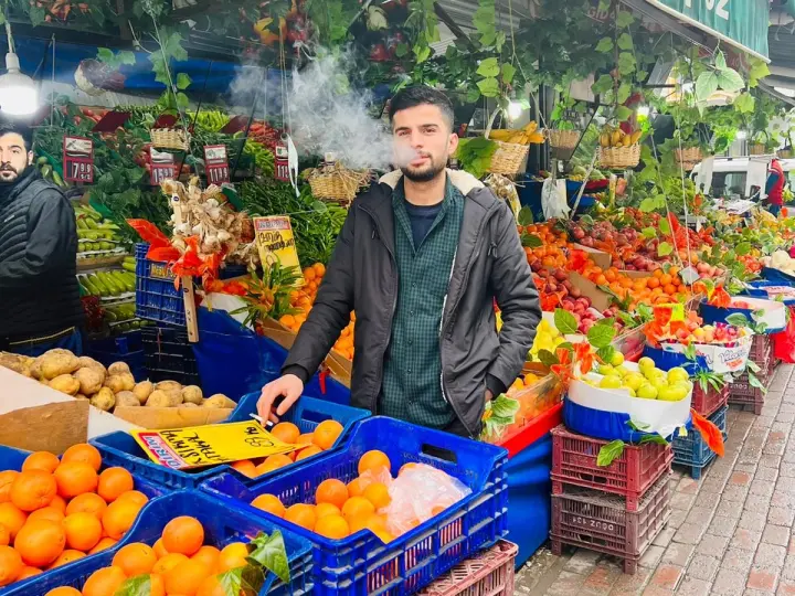 İ