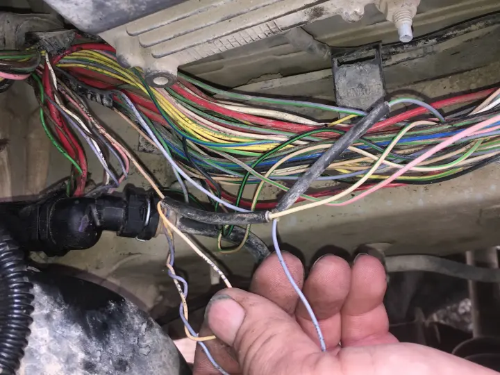 Işık Oto (Mekanik-Elektrik-Beyin-Yol Yardım)