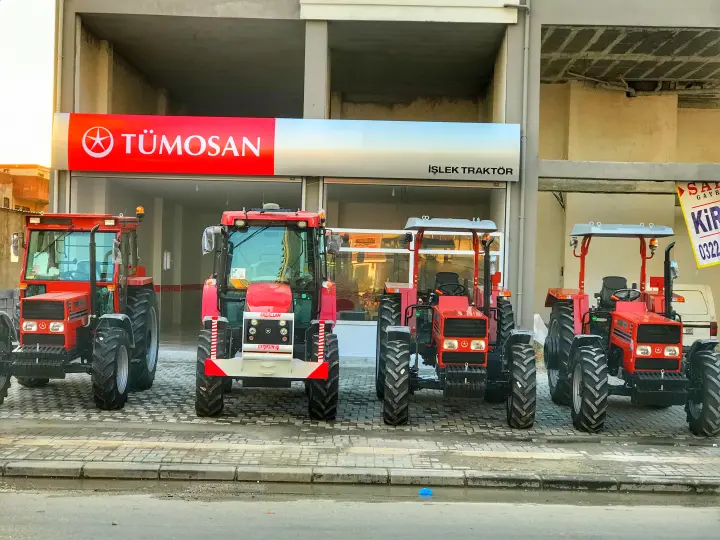 İŞLEK TRAKTÖR ADANA TÜMOSAN BAYİİ