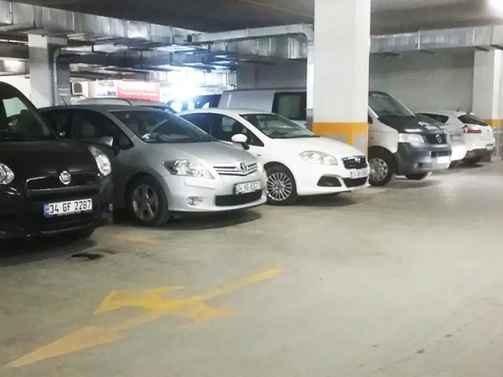 İSPARK Beylikdüzü Atatürk Açık Otoparkı