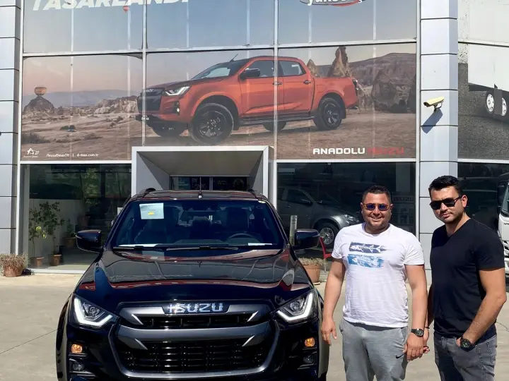 Isuzu-yükseliş Plaza