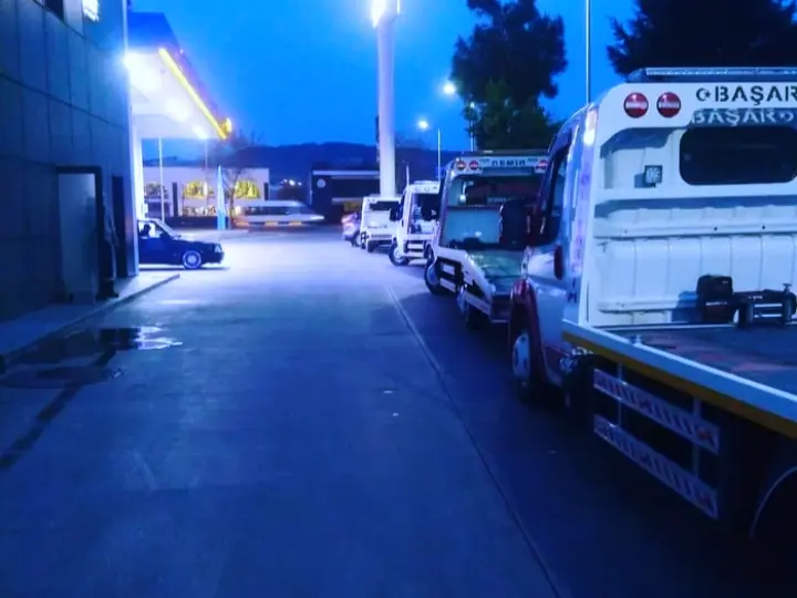 İzmir çekici oto çekici Karabağlar Çekici Menderes Çekici Gaziemir Çekici Buca Çekici Balçova Oto Çekici Göztepe Çekici