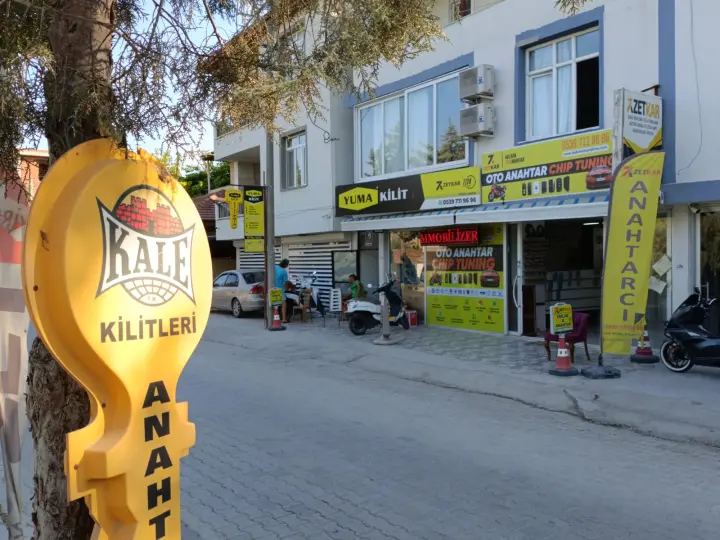 Kalkan Oto Anahtar
