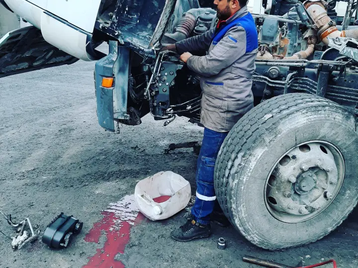 KAMYON TAMİRCİSİ MURAT USTA