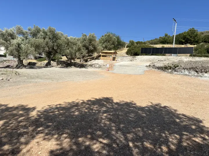 Karaburun Yeddiemin Otoparkı