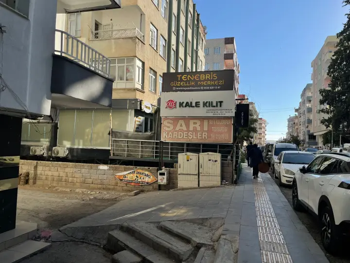 Kardeşler Anahtarcı 1 Oto Anahtar ve Çilingir Hizmetleri