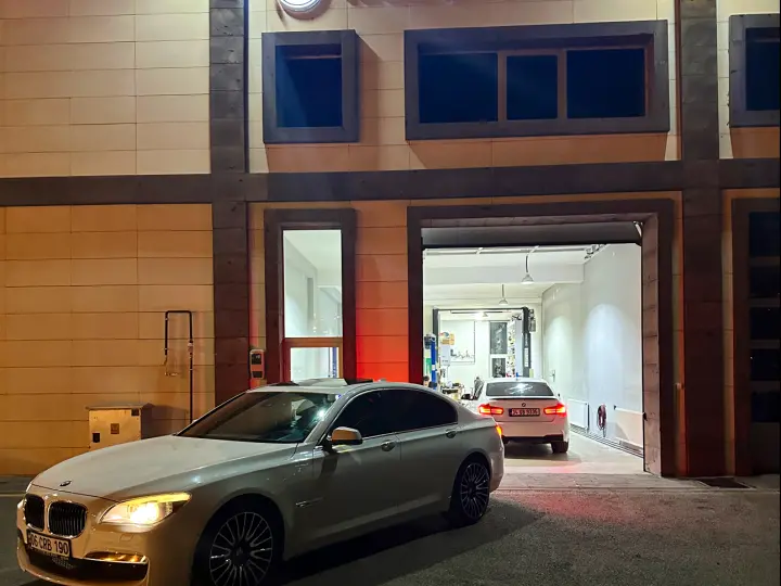 KARDEŞLER BMW