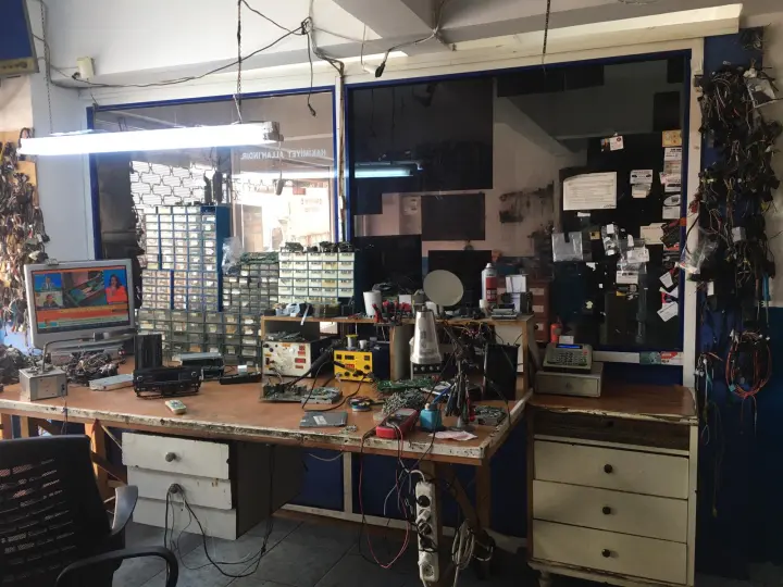 Kardeşler Elektronik Oto Teyp Tamiri