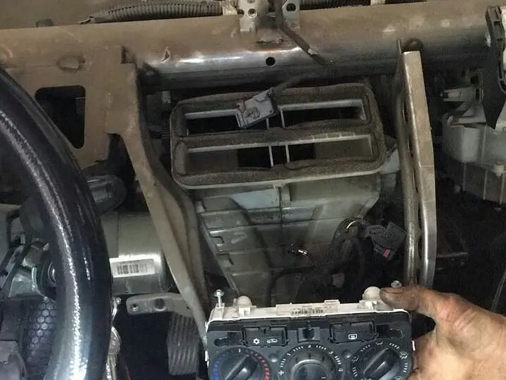 Kardeşler Oto Elektrik ve Oto Bakim Servisi