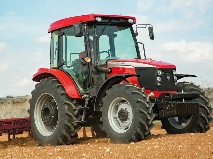 Kardesler traktor tumosan servsi