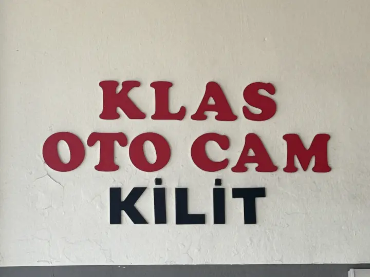 Klas Oto Cam ümraniye Kilit kirko cam catlak tamiri