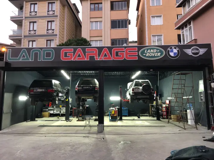 Land Garage