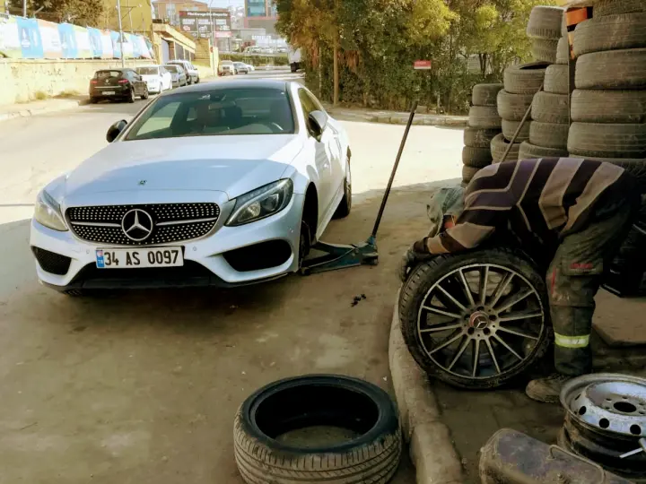 Lastikçi Sadık Usta