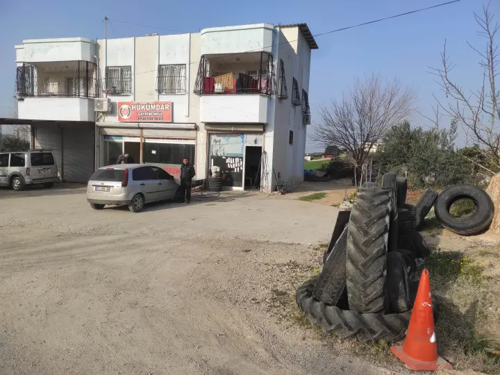 Lastikçi Ümit Yalçın