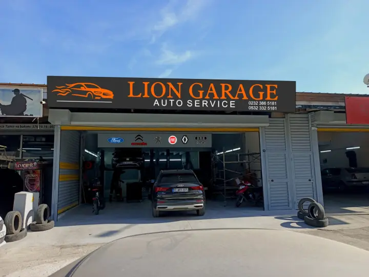 Lion Garage 35