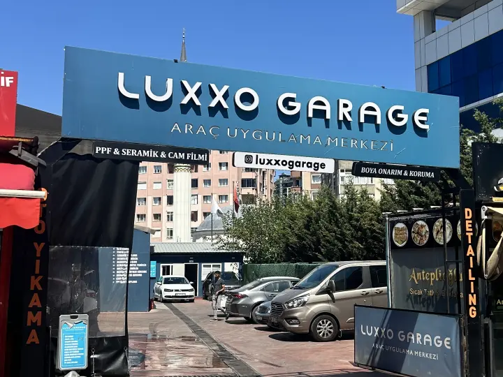 Luxxo Garage