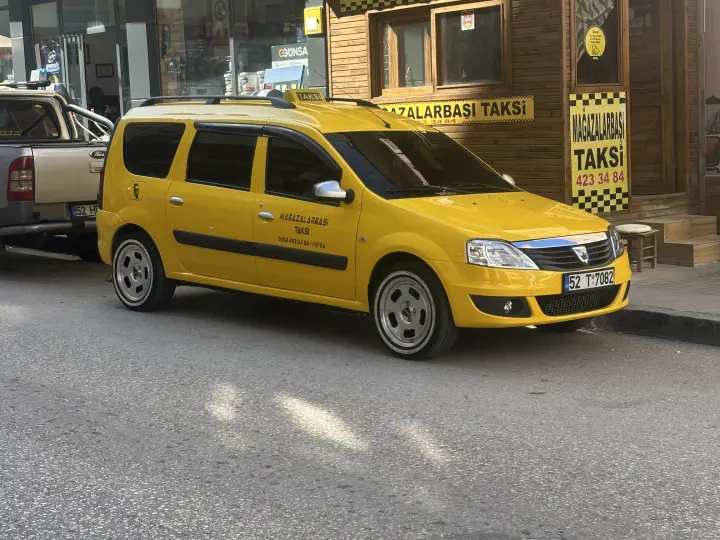 Mağazalarbaşı Taksi Durağı