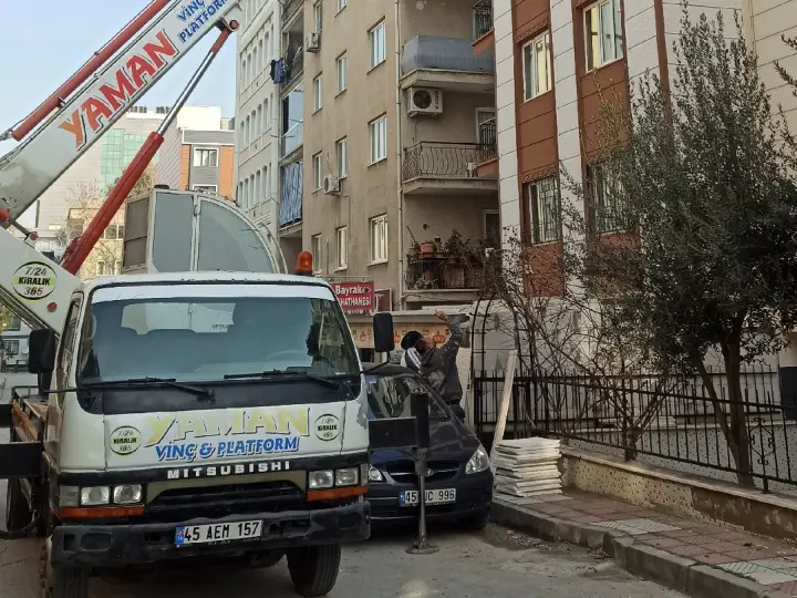 Manisa Vinç Kiralama / Çözer Vinç ve İş Makineleri