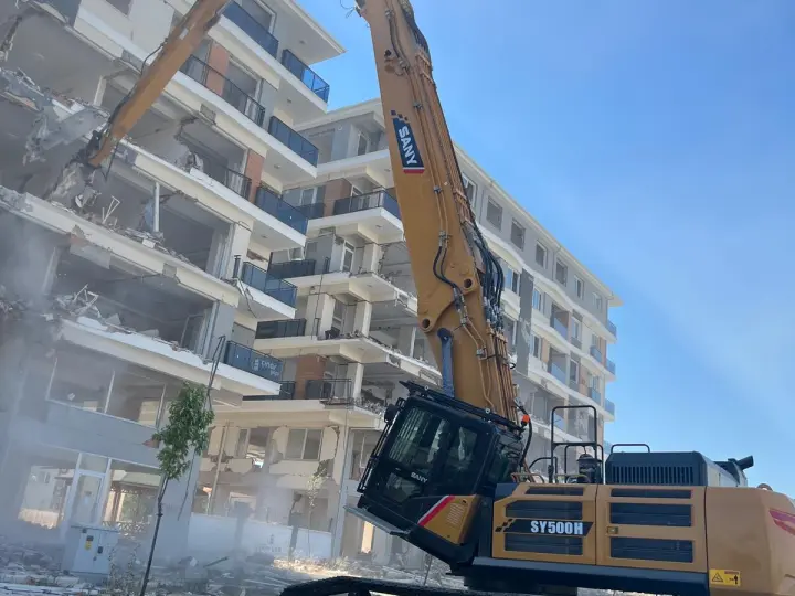 Mehmetoğlu Metal Geri Dönüşüm - Hafriyat - Yıkım Söküm - Hurda araç alımı - Hurda iş makinası alımı
