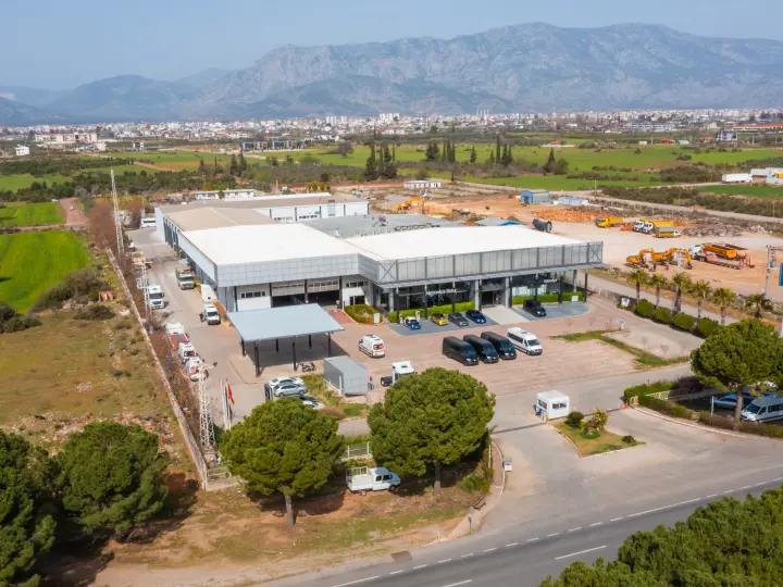 Mercedes Benz -Hastalya Otomotiv Döşemealtı