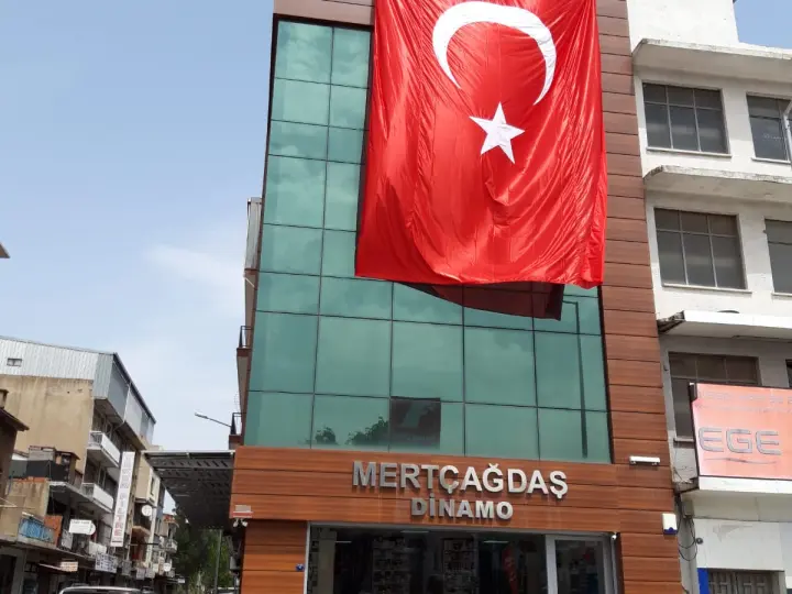 MertÇağdaş Dinamo
