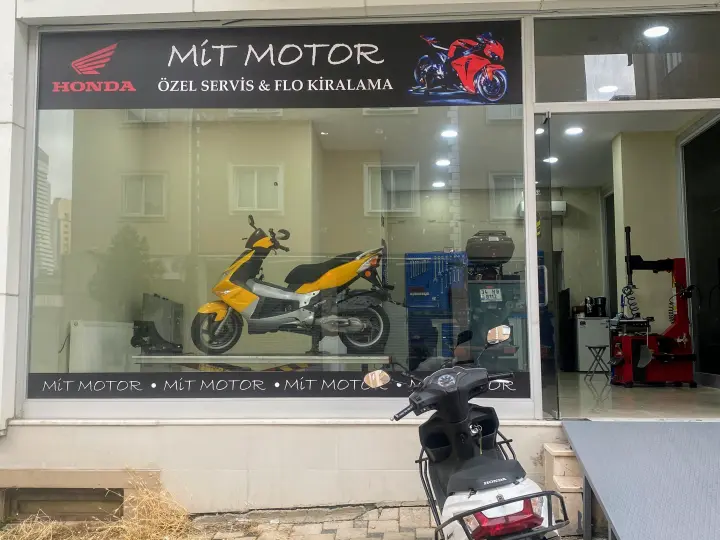 Mit motor