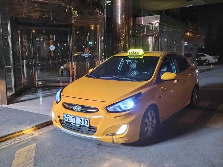 Mobil Taksi