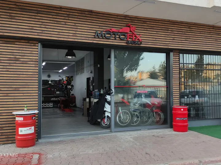 MOTO 01 GARAJ