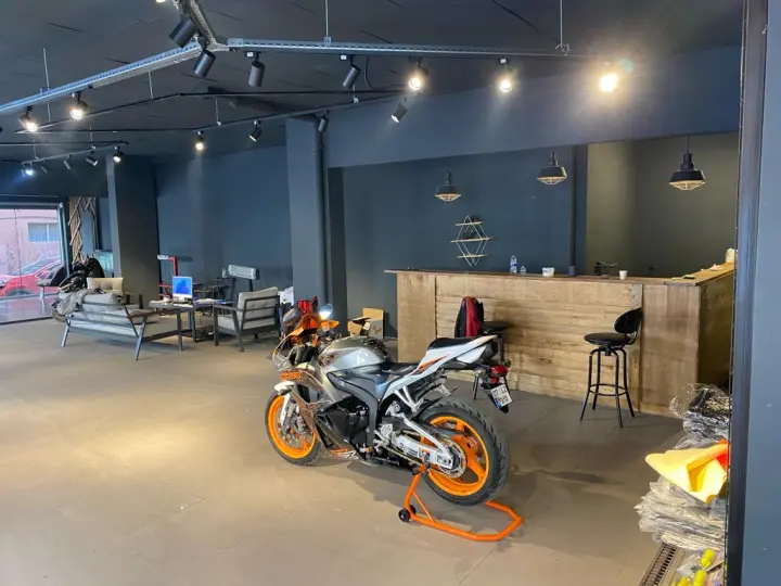 Moto AR