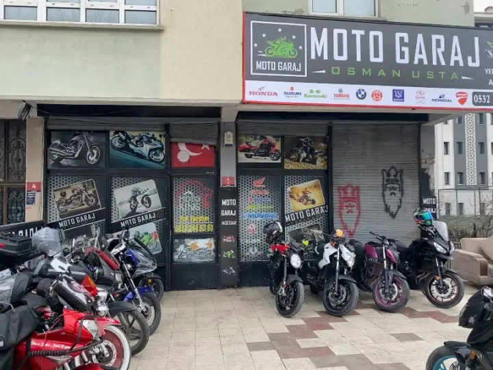 Moto garaj