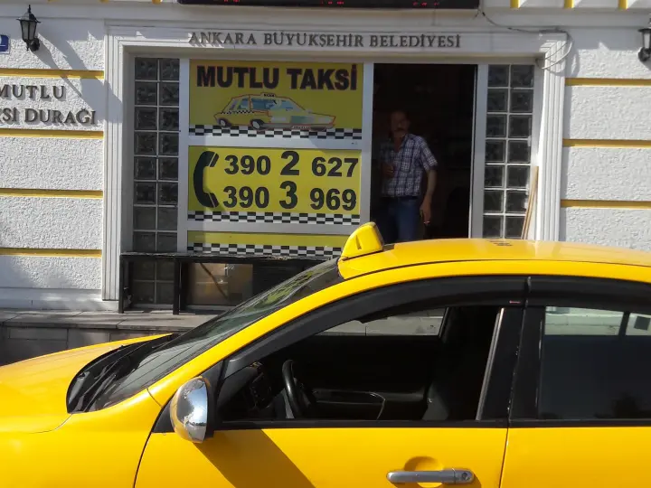 Mutlu Taksi Durağı