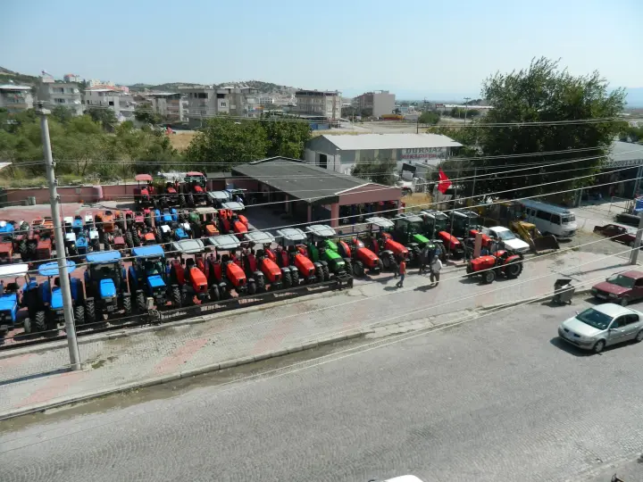 New Holland-özaltaylar Traktör