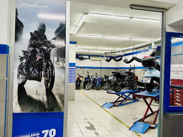 Olympos motor Bajaj