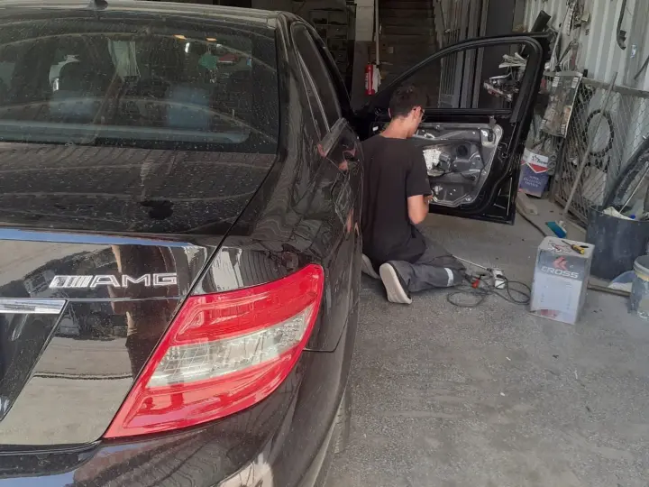 Oto Erdal Kilit-Cam