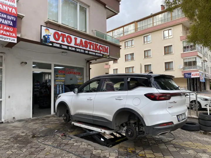 OTO LASTİKÇİ SERVİSİ & AKÜ SATIŞ & CONTİNENTAL/LASSA SATIŞ NOKTASI